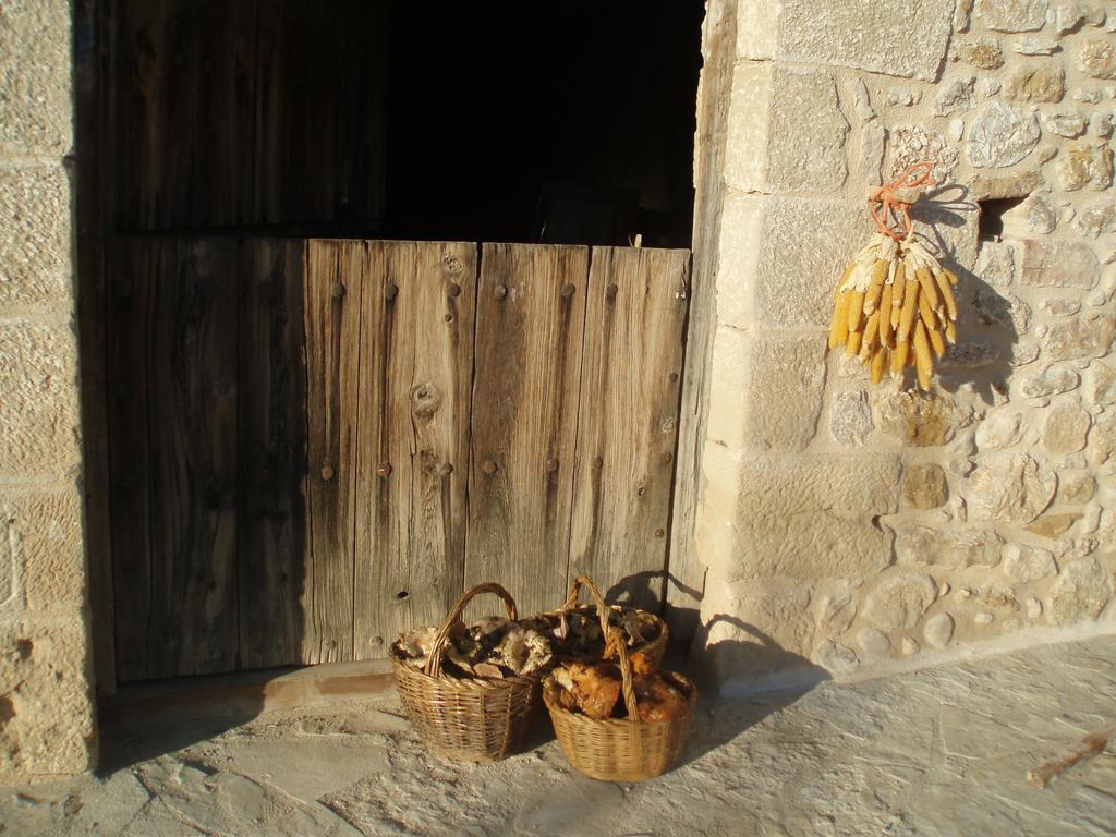 Masia De La Serra De La Cogulla Penarroya De Tastavins Bagian luar foto